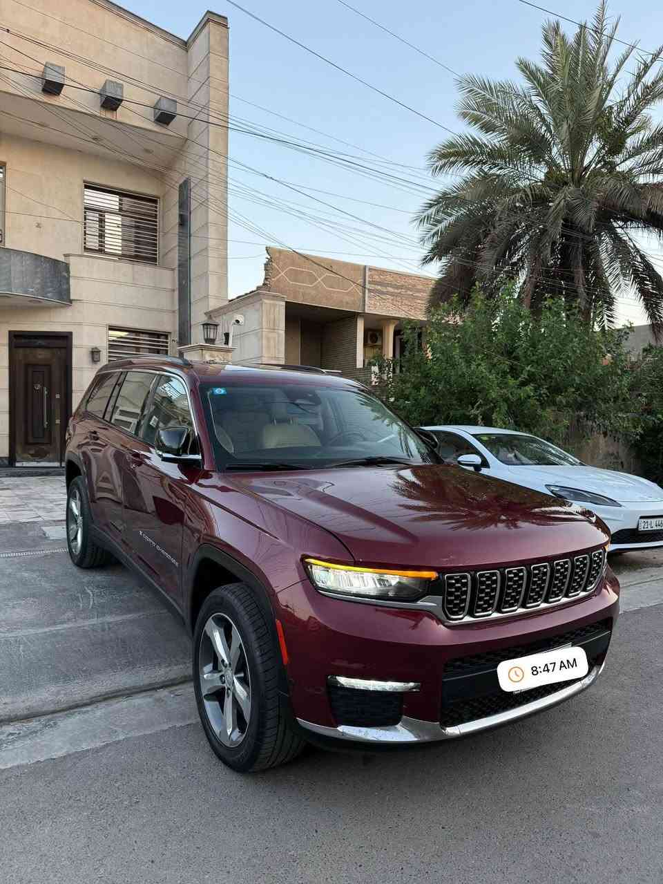 السلام وعليكم 
للبيع2022 Jeep Grand Cherokee L Limited
جيب ليمتد بلاص يعني فول ١ على ١
رقم بغداد الجديد
بأسمي تحويل ثاني يوم
لون كرزي 
ماشية 65000 

المواصفات:-
بصمة تشغيل 
بصمة ابواب وصندوق
تشغيل عن بعد 
بانراما 
كشنات Vib منفصل 
كشنات تدفئة تبريد 
تبريد منفصل ثلاث قطع
شاشة جبيرة
كير ماوس 
درايف مود 
انظمة قيادة
وتحكم بالقيادة
صندوق كهرباء
كشنات جلد لون بيجي 
كشنات كهرباء
كشن خزن ميموري
سستم صوت ALBINE
نقط عمياء
رادار امامي
رادار جوانب
تحديد مسار 
وقوف ذاتي
حساسات امامي خلفي 
مراية وسطية كامرة
٥كامرات ٣٦٠
هند بريك دكمة
تحكم استيرن
هيتر استيرن
شفتات استيرن
 منافذ تايب سي
لايتات زينون 
لدات امامي
بكلايت لد 
سبير منازل
جام اوتو
ويل كب كروم 

السيارة بيهة صبغ بنيد وجاملغ
وبيهة ثلاث قطع كلير امريكا بدون 
السيارة جاهزة بدون اي نقص   
اي استفسارت تعال خاص او اتصل
***********
عنوان بغداد
حي الخضراء بغداد, العراق
