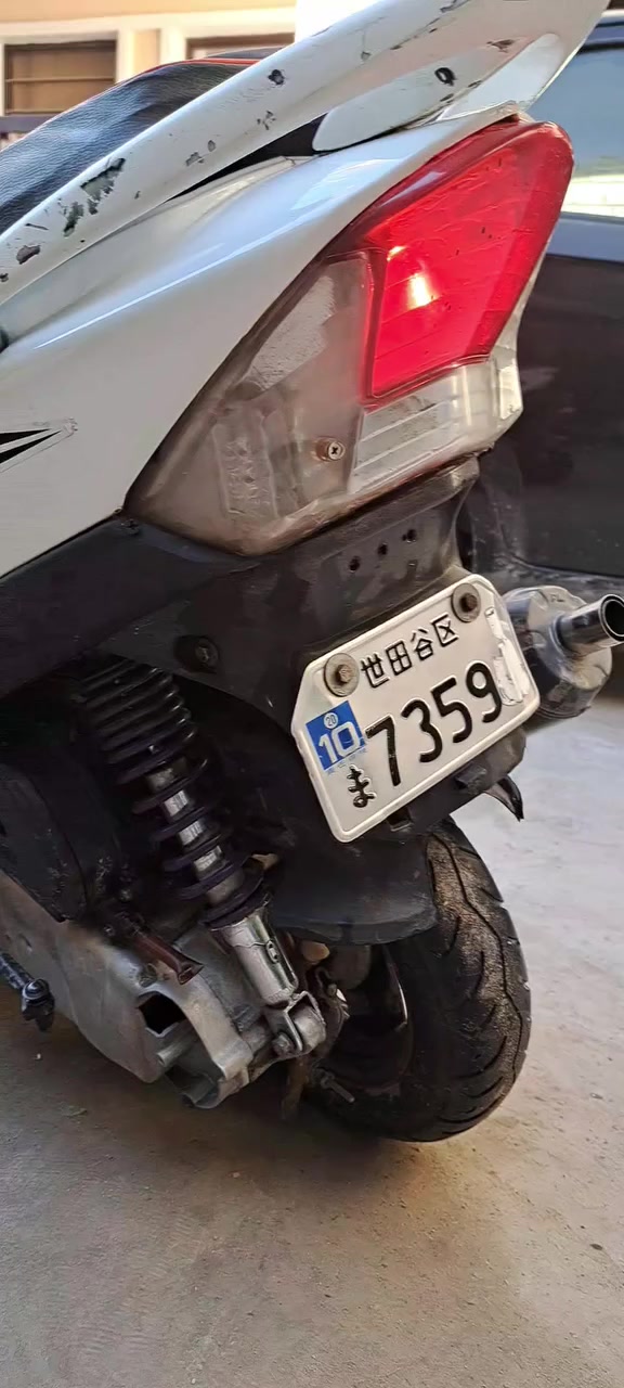 السلام عليكم عدلة كفرات تجارية نقصها عرموطة هندر ودسكات بريك أمامي والذيل الخلفي مالتها موجود كامل نكرة سلف بكل وقت  كهربائيات كاملة مكينة ناشفة تخبل صالنة fm   السعر ٥٠٠
مكان الدورة زراعي أبو طيارة 
للاستفسار ***********
