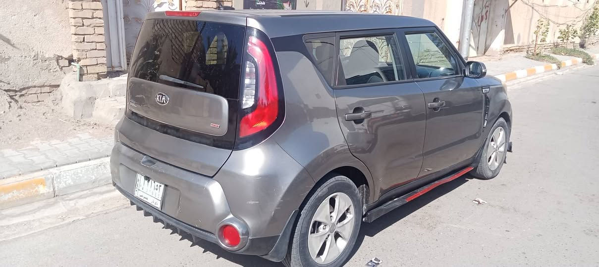 السلام عليكم 
كيا صول 15 امريكي محرك 1600 GDI كير عادي رقم ذي قار حادث جاملغ ايسر مبدل وايمن مصلح وبيهة ضربه يم قبق البانزين بالعراق مصلحه وبيهة طخات بسيطه كير مكينه تبريد تدفئة تدفئة كشنات شاشه كامرة لايت زنون السعر 88 وبيهة مجال ***********
