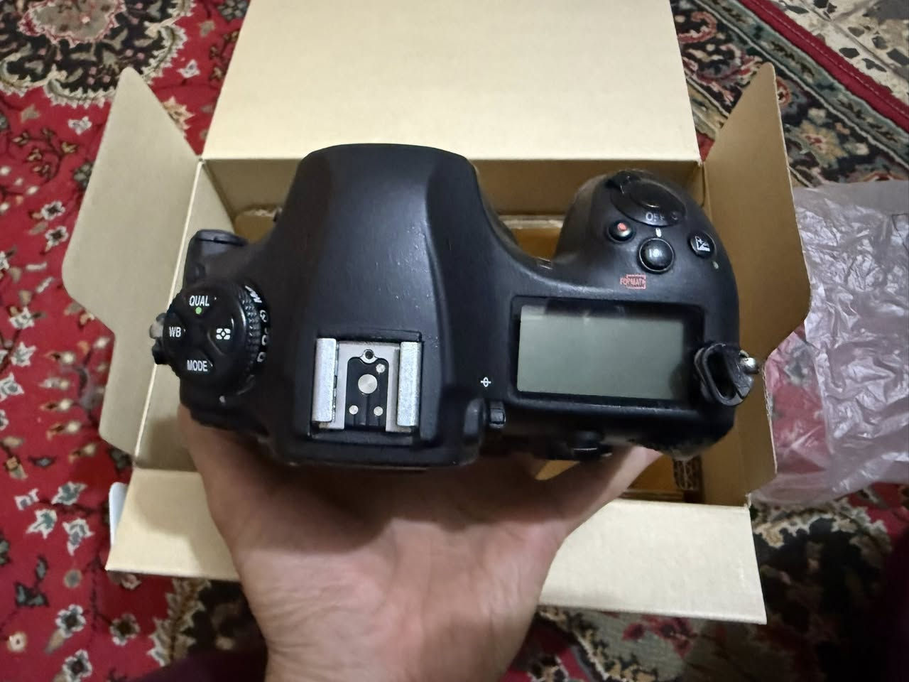 نيكون d850 
بدي فقط 
مستخذم نظيف جداً 
كامل مع الملحقات الاصليه 
السعر :- مليون و٦٥٠ الف 
للاستفسار 
*********** 
*********** 
العنوان :- بابل - الهاشميه 
توصيل متوفر الى جميع المحافظات
