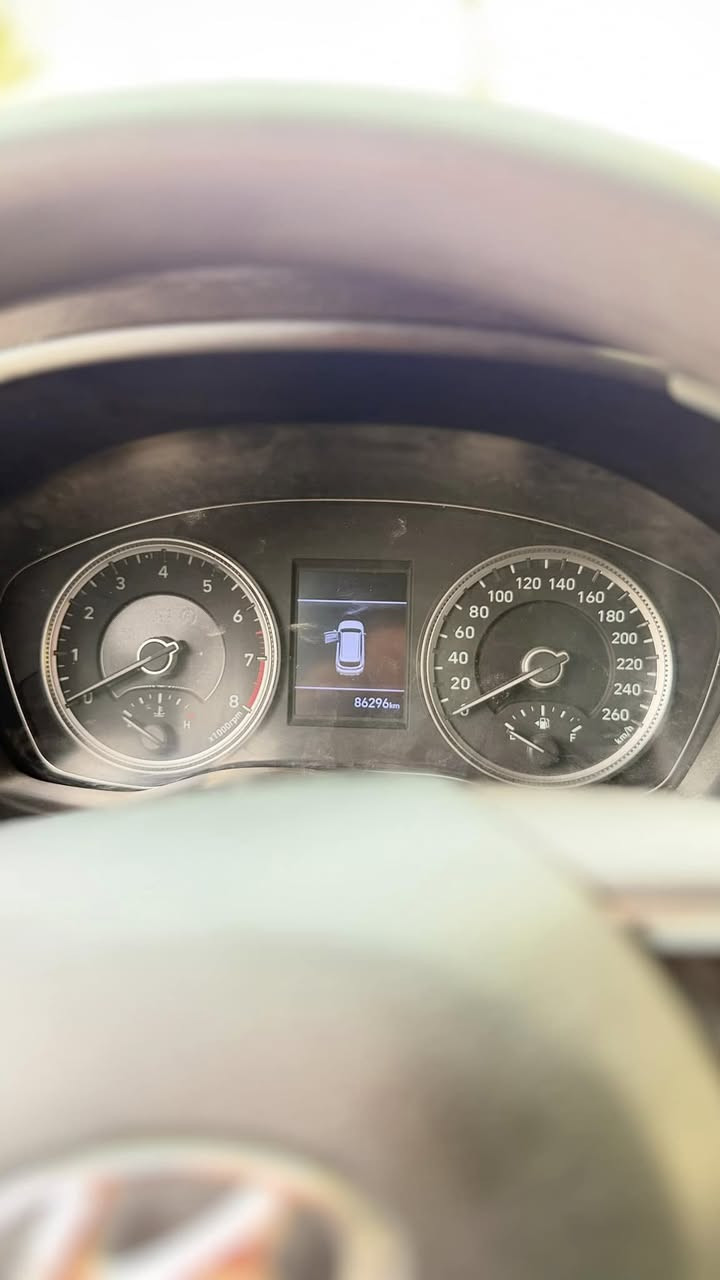 للبيع هيونداي سنتافيا 2019 خليجي 

• مكينة 3.5 V6 قوية وناعمة
• وارد خليجي
• دبل (AWD)
• جير أوتوماتيك 8 سرعات
• شاشة كبيرة مع نظام ملاحة (Navigation)
• كاميرا خلفية مع حساسات أمامية وخلفية
• تشغيل بصمة ودخول ذكي
• كراسي جلد كهربائية مع التدفئة والتبريد
• تحكم بالسكان ومثبت سرعة
• مرايا كهربائية مع طي كهربائي
• أضوية LED ونهارية
• فتحات تكييف وتبريد للصفين الثاني والثالث
• جنوط وكالة
• 3 صفوف (7 ركاب)

📊 الممشى: 80,000 كم فقط.

ملاحظات:
• جاملغ مصلح
• البَنيد مبدل أصلي
• الفحص مرحب به

السيارة استخدام شخصي ونظيفة جداً، والمحرك والشاصي بحالة ممتازة ولا تحتاج أي صرف.

🚗 السيارة باسمي وتحويل ثاني يوم
السعر (185) وبيها مجال 
الرقم :***********
