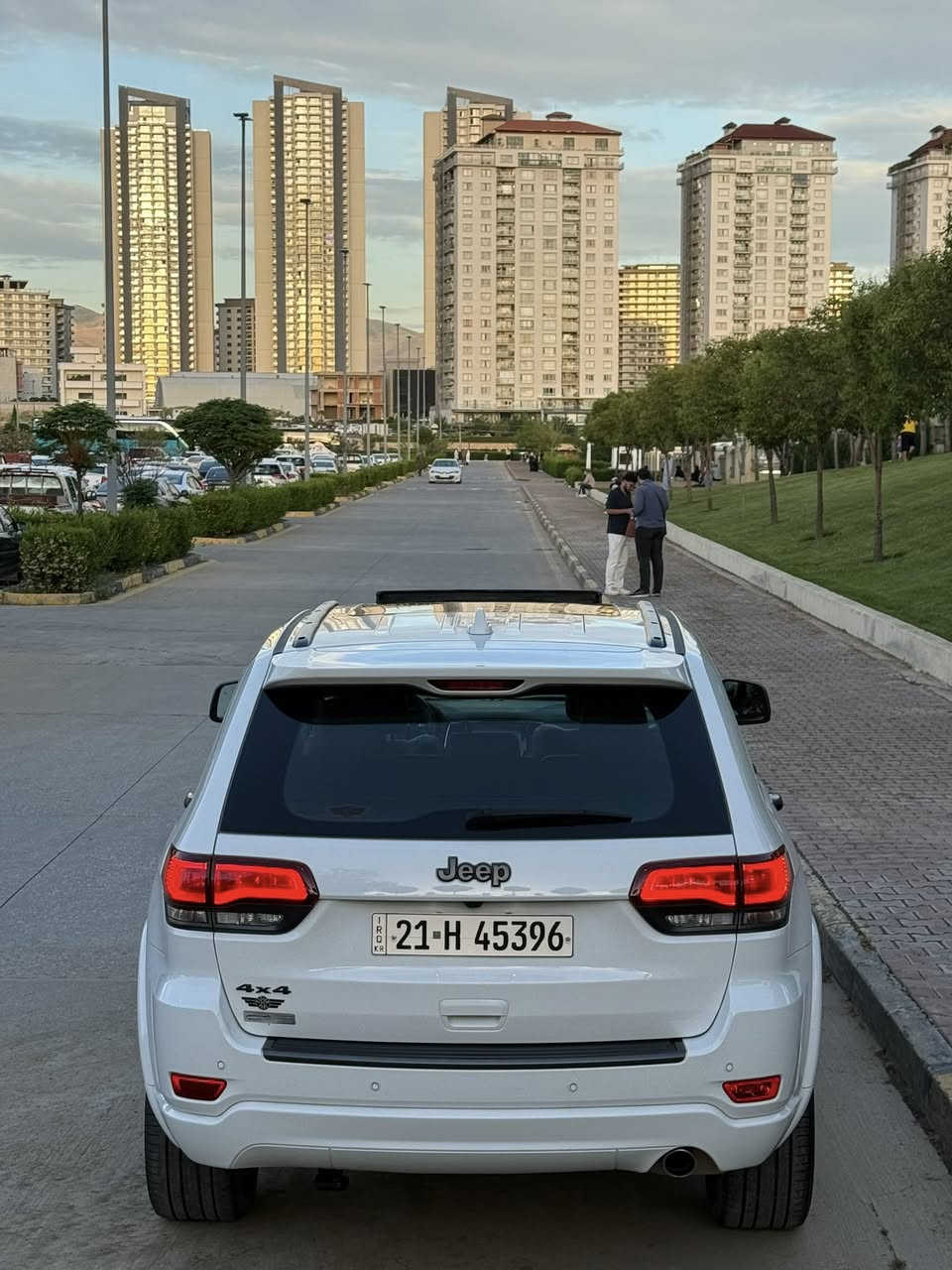 السلام  عليكم ورحمة الله وبركاته
‏‎‏‎       ——— لـلـبـيع  ———

جيب گراند شيروكي - Jeep Grand Cherokee

‏‎‏‎وراد أمريكي.     —    بدون ايرباك 

‏‎‏‎الموديل           —    2021

فئة.                 —    S.  ( 80th) 

حجم المكينه   —     3600/ V6

‏‎‏‎اللون               —     ابيض     

‏‎‏‎المسافه المقطوعه — 95.000

‏‎‏‎حاله السياره.    —    ( كفاله عامه  ) (بدون صبغ بدون تبديل)

‏‎‏‎المواصفات 
‏‎‏‎- بصمة تشغيل 
‏‎‏‎- بصمة أبواب 
‏‎‏‎-تشغيل عن بعد 
‏‎‏‎-ترحيب عند الاقتراب 
-رادار امامي 
-رادار جانبي 
-رادار خلفي 
‏‎‏‎-كشنات جلد 
كشنات احمر مختمه 80th
- شاشه ديجتال 
-اشاره بالمرايه 
-حساس امامي خلفي 
-بردات خلفيه ‏‎
‏‎‏‎-شاشه كبيره تدعم نظام الأبل كار باي ونظام الاندرويد
-شاشه عداد ديجتال
-فتحت سقف بانوراما 
‏‎-دبل اكسل 
‏‎-اوتو ستوب
‏‎-وضعيات قياده 
‏‎‏‎-كشنات تدفئة ( اماميه - خلفيه ) 
-كشن السايق خزن ميمور
-كشنات اماميه تبريد 
-ستيرن تدفئة
‏‎‏‎- ستيرن بحركه كهربائيه 
‏‎‏‎- تبريد مركزي 
‏‎‏‎- بگ لايت LED 
‏‎-صندوق كهربائي 
‏‎‏‎-كرسي السايق والراكب بحركة كهربائيه 
‏‎‏‎-تحكم ستيرن جهتين 
‏‎‏‎-تحديد سرعه 
‏‎‏‎-مانع انزلاق 
‏‎‏‎-ليد نهاري
‏‎‏‎-كامره خلفيه دواره 
‏‎‏‎باقي المواصفات المعروفه 

‏‎‏‎السعر            — اكتب تم ويوصلك السعر  مباشر 

‏‎‏‎رقم السياره    — السليمانيه   

‏‎‏‎موقع  السياره — السليمانية 

‏‎‏‎للأستفسار.     — *********** - ***********
