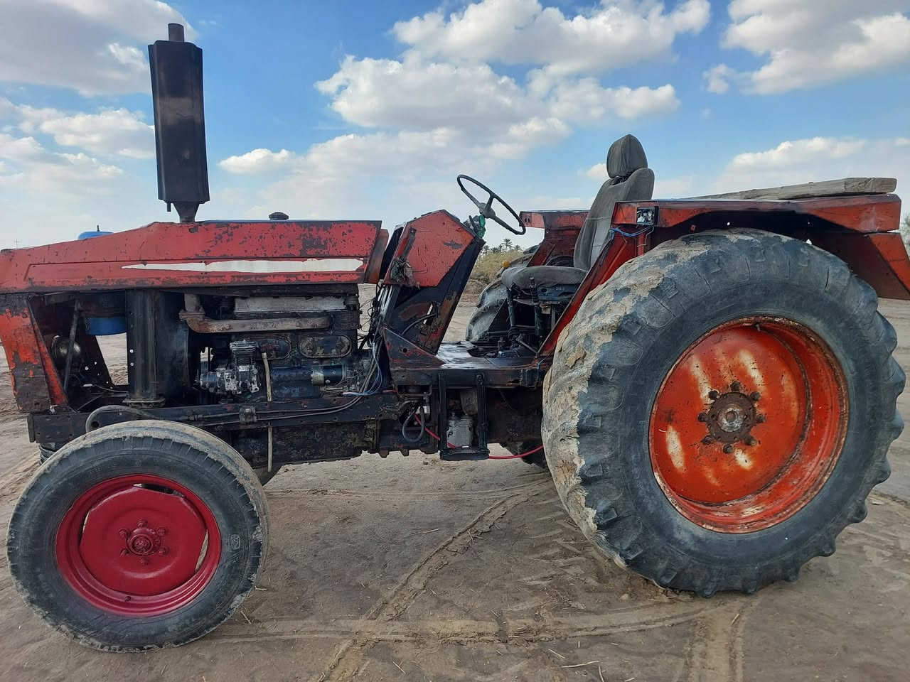 سلام وعليكم  عنتر 80للبيع موديل 81جاهز للكراب اي نقص مابيه... رقم وسنويه واسط بدون تحويل  السعر 5ملايين. ذي قار الفجر ***********
