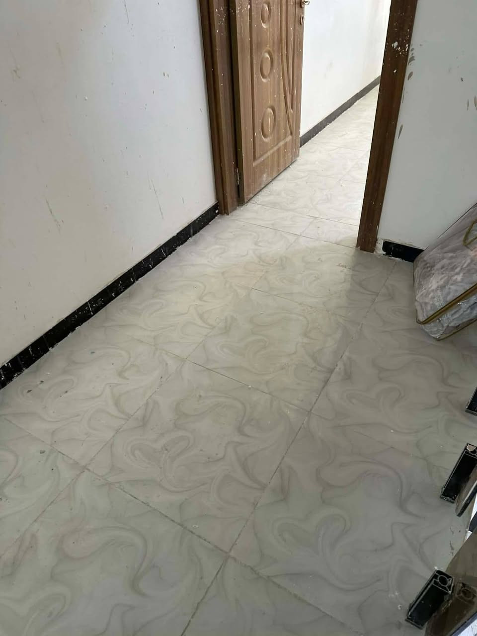 بيت للبيع خمسين مترة طابق ونص خلف الفيزة التركية سعرة 55وبية مجال قليل 
***********
