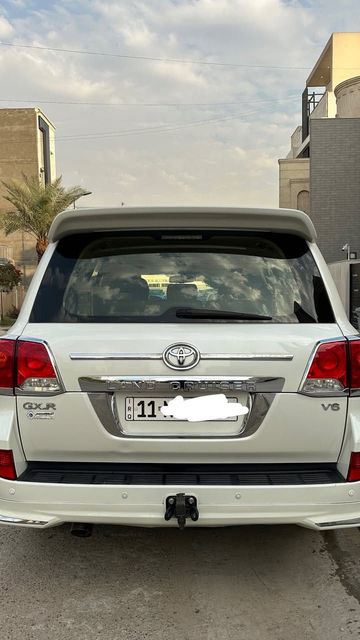 السلام عليكم لاندكروز ٢٠١٤ 
Gxr 
ماشيه ٨٢ الف قابل للزياده 
تبديل جاملغ امامي عكس السايق والدعاميتين 
38000$ 
نقداً فقط 
*********** 
التواصل واتساب فقط
