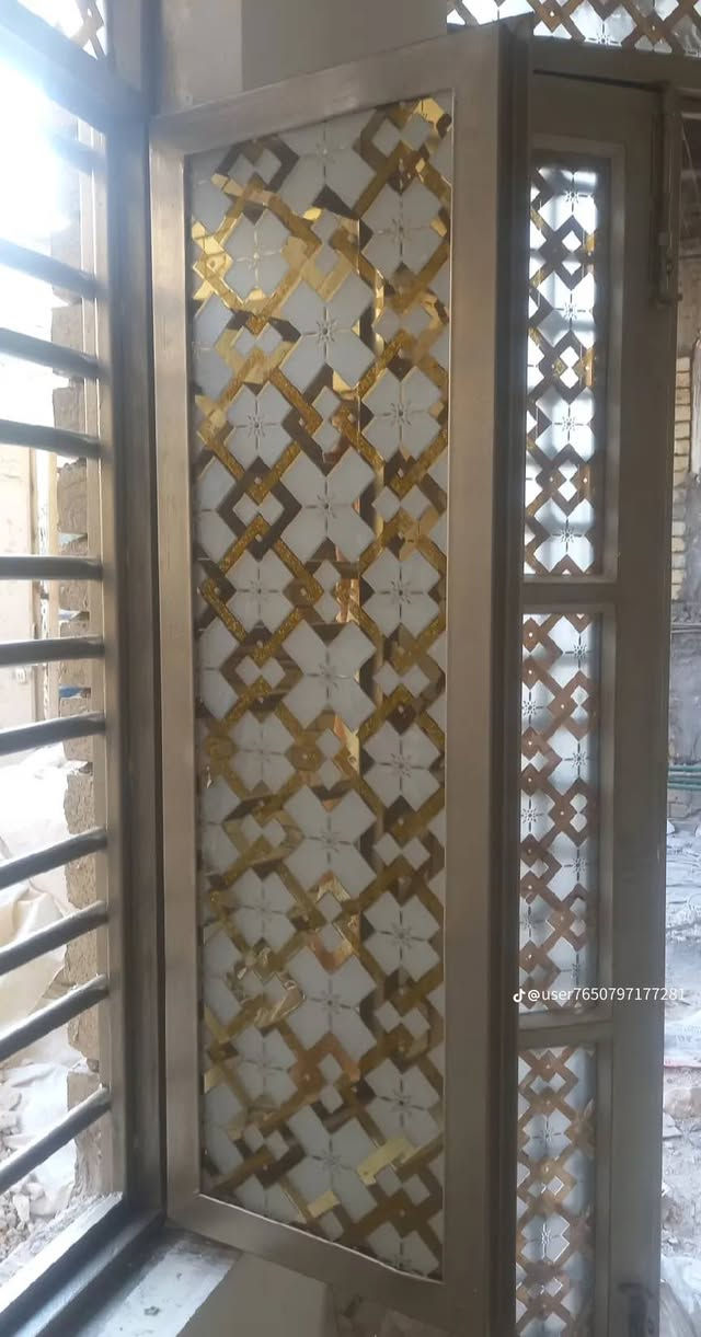 السلام عليكم صبغ شبابيك وشد جام شغل درجة والى بغداد وطراف بغداد تصال عل رقم ***********
