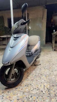 سلام عليم  بيز بغبغاغ للبيع  مكينه ما مفتوحته الدراجه خير من الله كلشي...