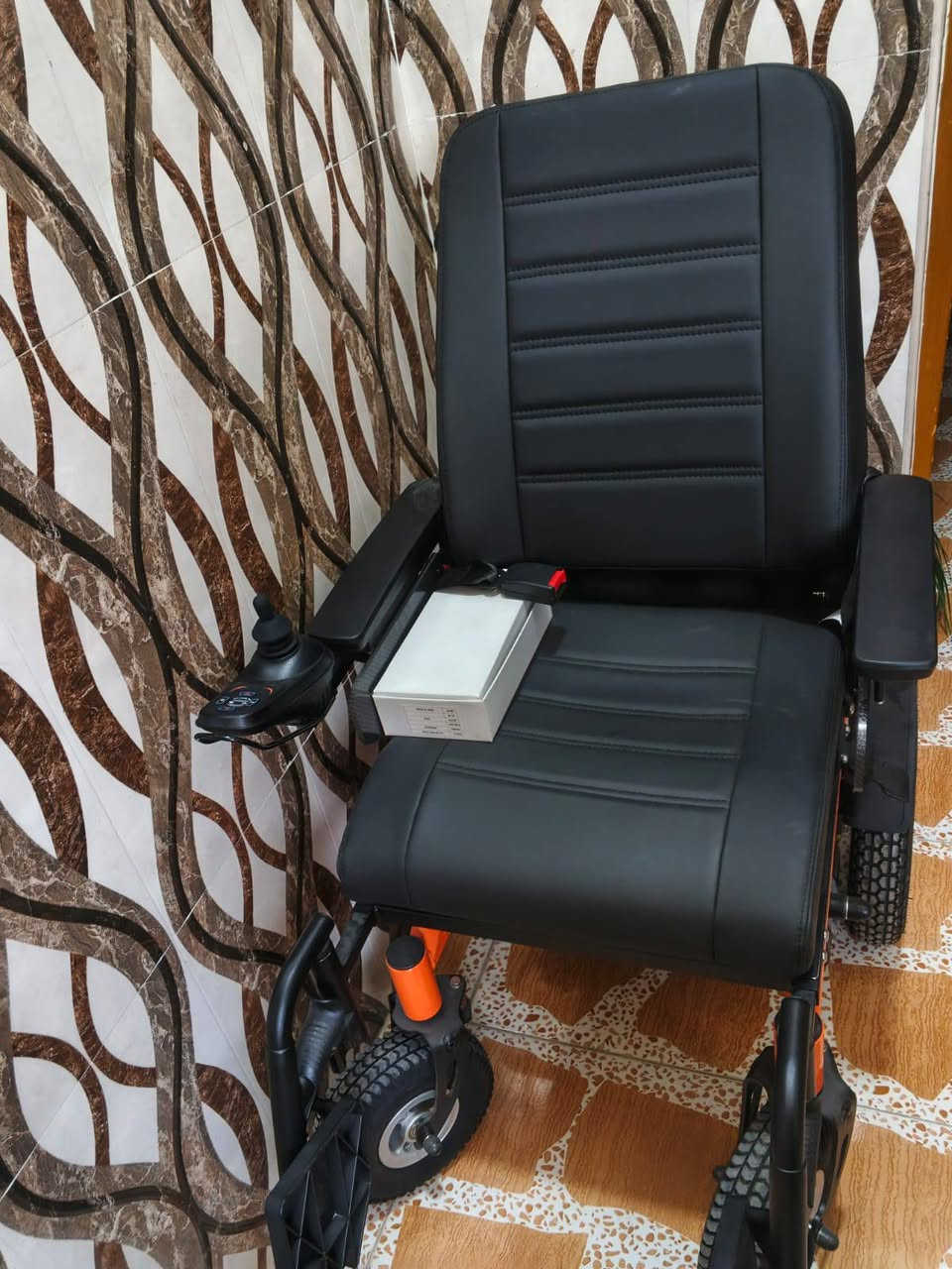 عربانه شحن جديدللبيع بعده ماماشي زيرو السعر مليون وبيه مجال
للتواصل ***********
