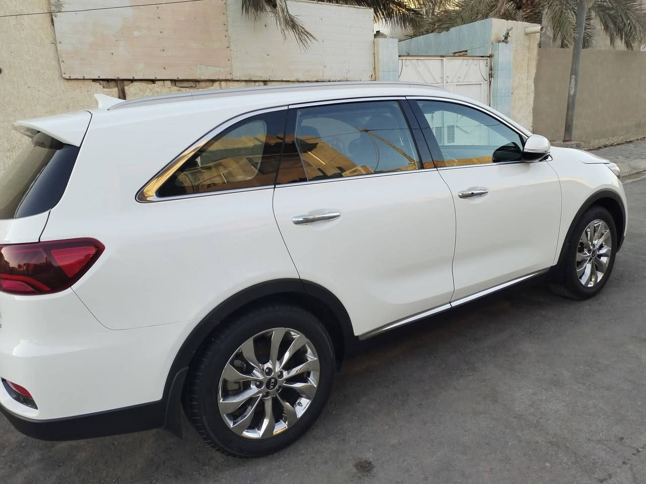 سياره سورنتو خليجي 2020 المواصفات سته سلندر سبعه راكب ثلاث قطع تبريد مقاعد كهربائيه شفط جنطنه كهربائيه زعنفه تخم تاير جديد ماشيه 90 الف حساس امامي خلفي وباقي المواصفات ***********
