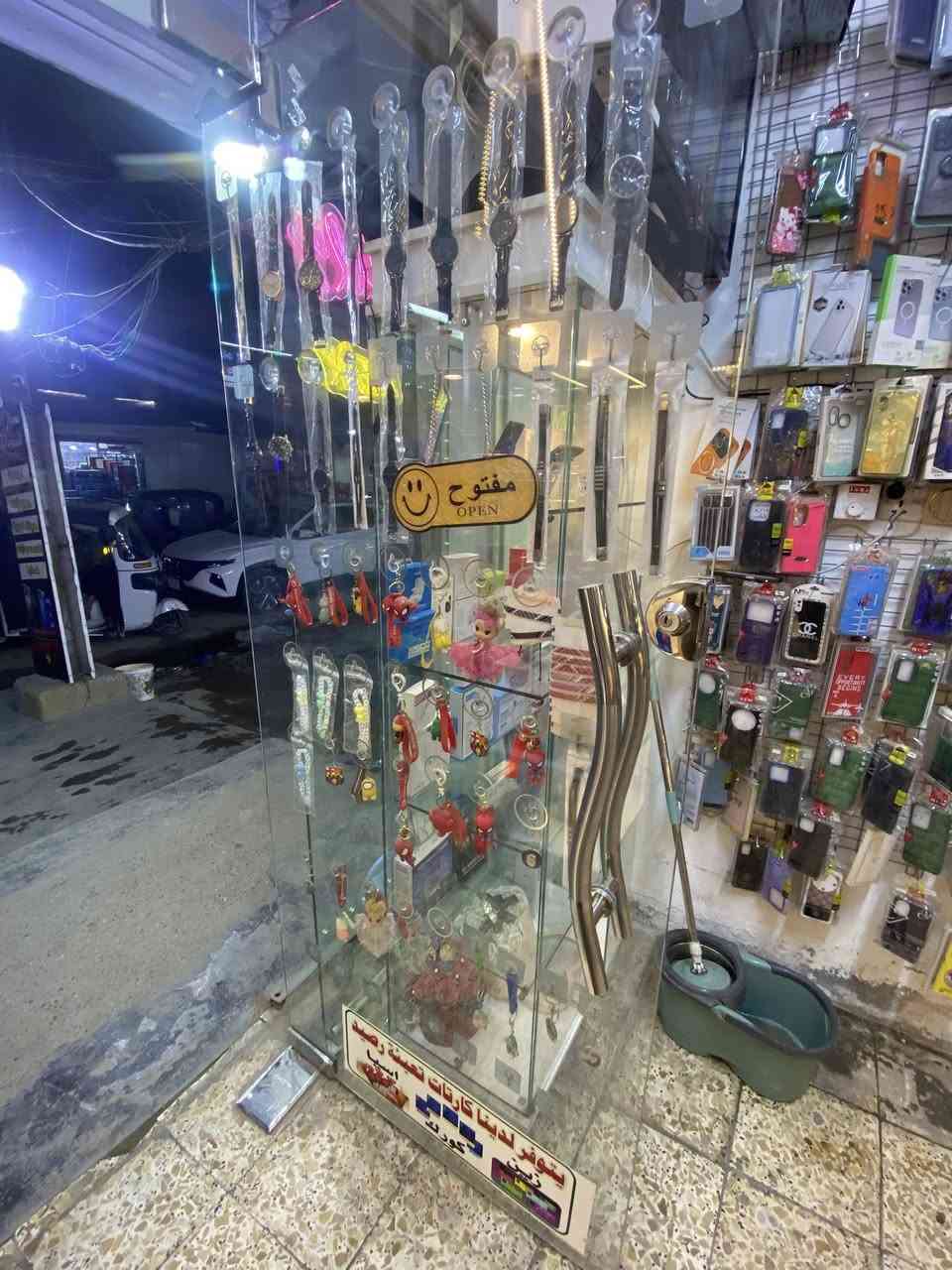 السلام عليكم محل متكامل للبيع  بلامين الثانيه اجاره ٢٥٠      ***********
