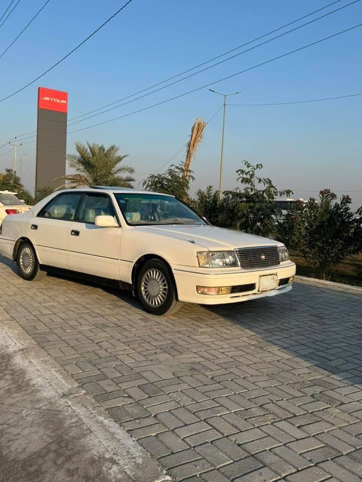 رأس ثور موديل 2000 فول فتحه
سياره كفاله كص ونقل وضربه قوية 
مكينه 3000vvt فيشتين
غرفة جديدة اربع كشنات كهرباء 
حدادية امامي خلفي جديدة 
السعر 105 بيع مراوس
الاستفسار عل رقم 
***********
