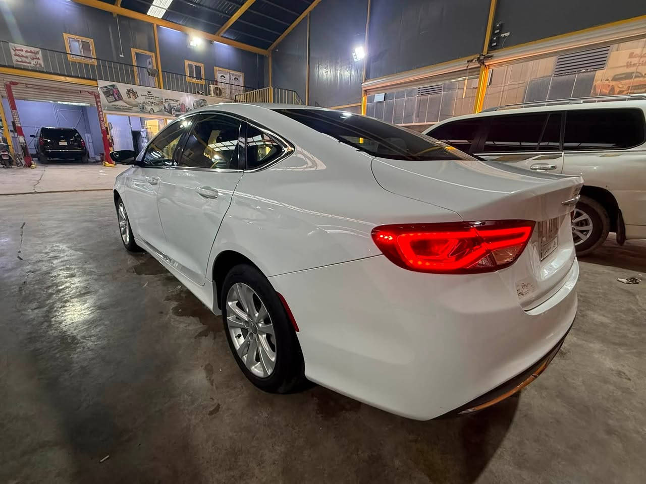 🚗 كرايسلر C200 موديل 2016 للبيع 🚗
المحرك: 4 سلندر، سعة 2400 
 ناقل الحركة (الكير): أوتوماتيك 9 نمر

🌟 المواصفات والكماليات:
 نظام دخول ذكي (تشغيل وبصمة أبواب)
 شاشة وسطية واضحة مع نظام بلوتوث
 تحكم ستيرن كامل وجهين
 مثبت سرعة (Cruise Control)
 تبريد ثلج ما شاء الله 
 السيارة بحالة ممتازة ونظيفة جداً وجاهزة من كل النواحي (كير ومحرك وتكم بشرط الفحص).
 حادث أمريكا: ضرر أمامي بسيط بالدعامية (موضح ومرفق).
 ك داخل العراق: تبديل باب خلف السائق (أصلي نفس اللون بدون صبغ)، مع تبديل وصبغ جاملغ أمامي جهة السائق (أصلي).
💰 السعر: 105 ورقة 
📞 للتواصل والاستفسار : ***********

مكان السيارة: بابل / حي الصحة
