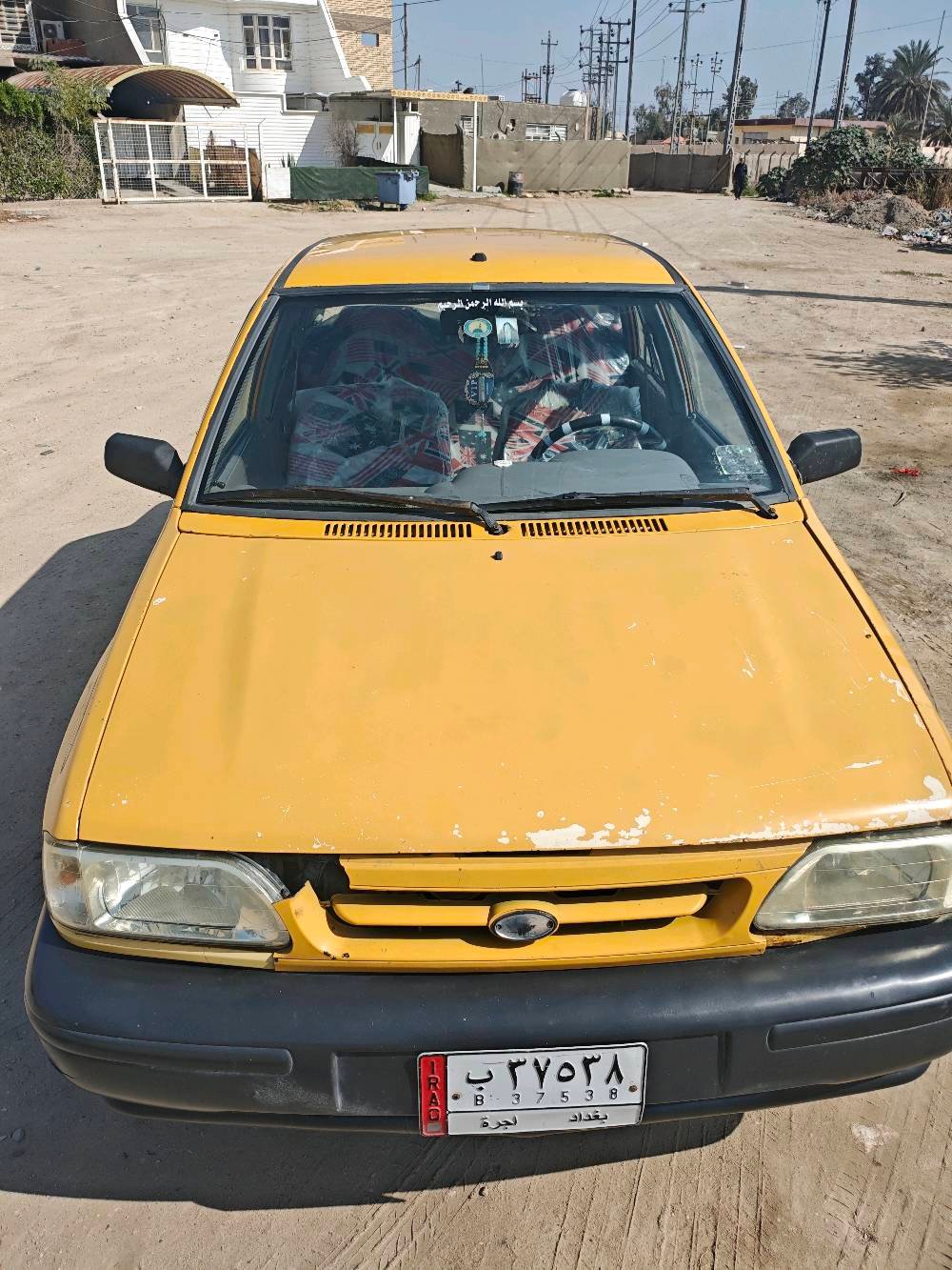 سيارة سايبا صفراء للبيع بحالة جيدة. المقصورة الداخلية نظيفة ومقاعدها مغطاة بأغطية جديدة. السيارة تتميز بمظهر خارجي كلاسيكي مع بعض علامات الاستخدام.
السيارة مناسبة للاستخدام اليومي وتقدم أداء موثوق به للمسافرين داخل المدن.