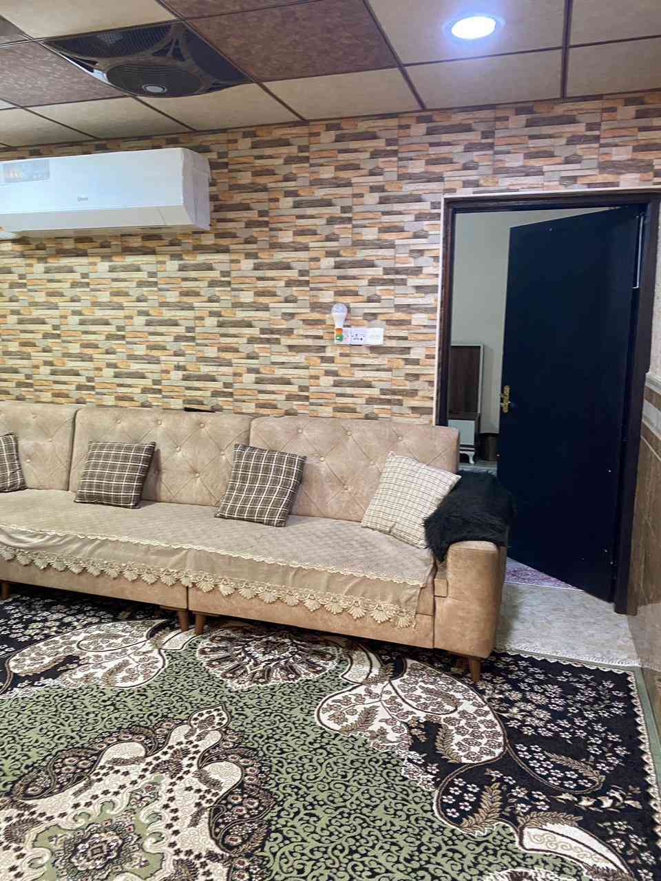 🏠 #دار_للبيع 📍 #الموقع : الديوانية – الاسكان
مقابل المعهد الفني (فرعي) وقريب من الشارع العام

📐 #المساحة : 216متر
📑 #الطابو : صرف

✅ كافة الخدمات متوفرة
✔️ تبليط
✔️ مجاري
✔️ موقع مميز وقريب من الشارع العام

🏠 #تفاصيل_الدار
🔹 البناء : اساس كونكريت وسقف عكادة
🔹 الدار طابقين

🔸 الطابق الاول :
▪️ غرفتين
▪️ صالة
▪️ استقبال
▪️ مطبخ
▪️ صحيات داخلية وخارجية
▪️ كراج سيارة

🔸 الطابق الثاني :
▪️ غرفتين
▪️ صالة
~~~~~~~~~~~~~
#متابعة_الصفحة
#نستقبل_جميع_عروضكم
———————————————————
🔺#للاستفسار الاتصال ع الارقام
 ارشد ***********📲 
 حسن *********** 📲  
او مراسله واتساب http://wa.me/+964*********** 📲  
—————————————————————
او زيارة مكتبنا من الساعة 3 الظهر الى 8 مساء
🔺مكتب دره المشرق للاستثمار والتطوير العقاري 
🔺العنوان:-حي الجزائر الشارع العام قرب مأكولات تشرين

