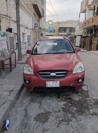 سيارة كيا راندو 2009 وارد أوربي بدون صور شغالة من كلشي فقط الكشري جارد...