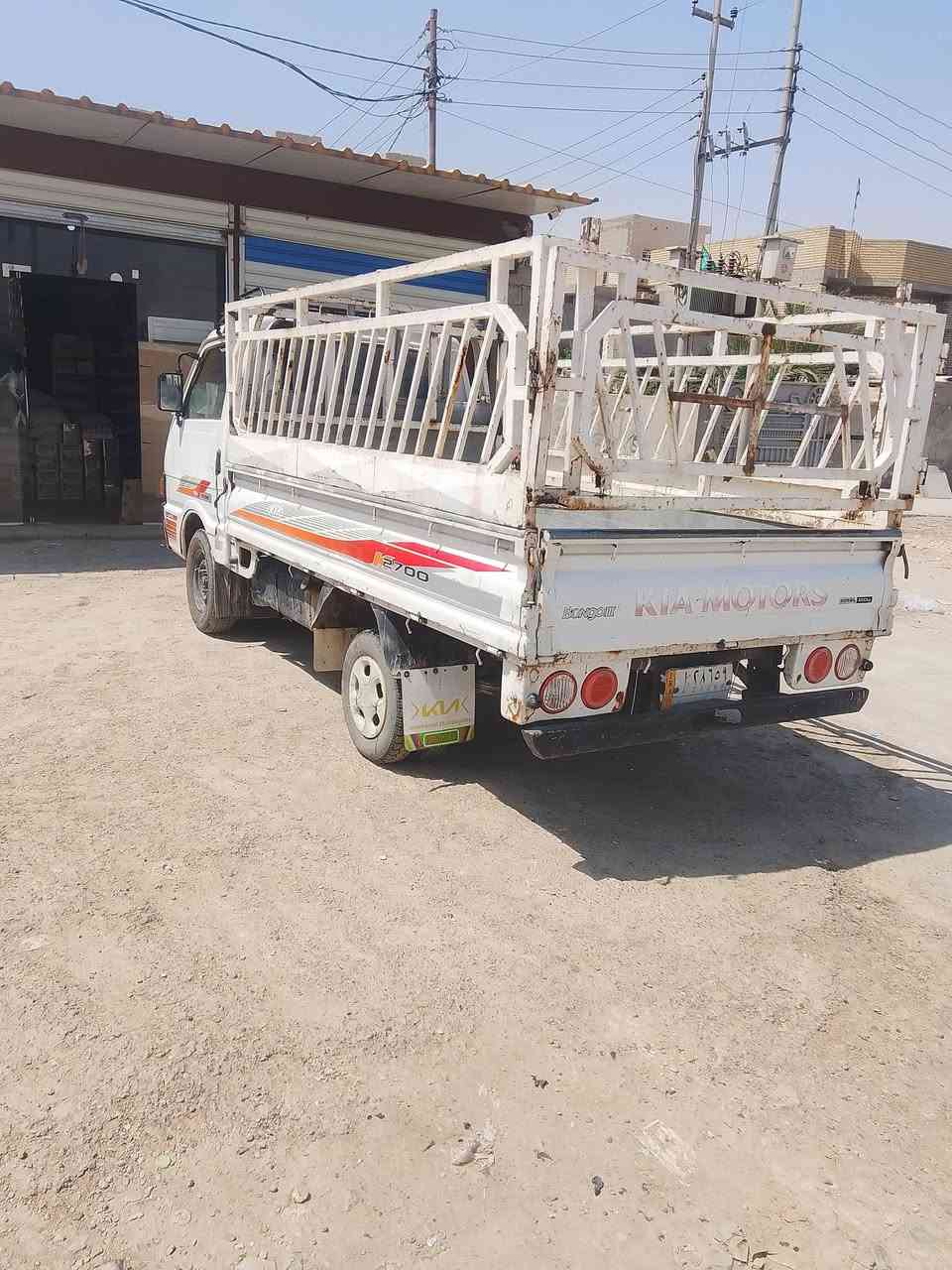 السلام عليكم كيا بنجو موديل 93 رقم ديالى الماني تحويل ثاني يوم سعر 48 وبيها مجال مكان بغداد***********
