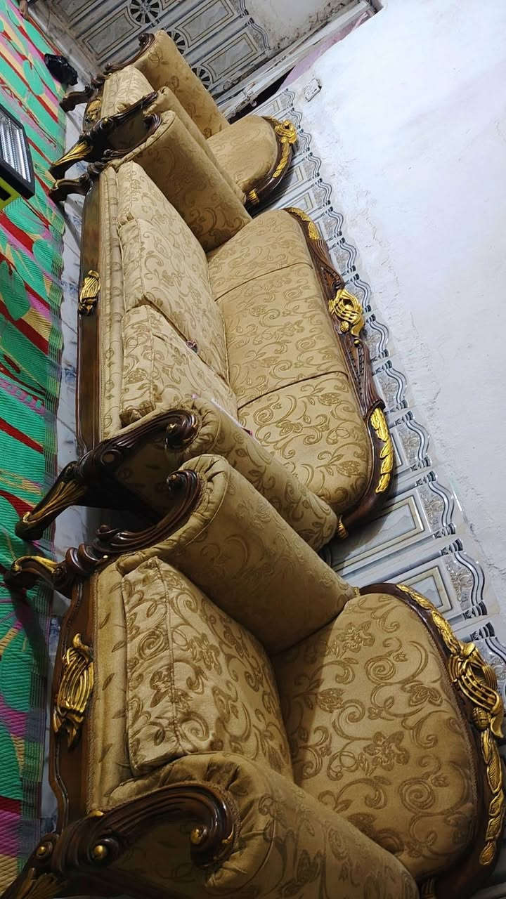 ديوان ملكي و5 طبلات ولميز مال استقبال
***********
