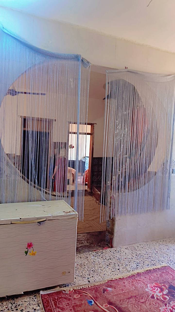 بيت بناء 2023 المساحه 275  يقع في #الكوت الجديده رگن موقع تجاري على شارعين الشارع الرئيسي الي هو شارع المطحنه او الاقواس الي تجي من شارع بغداد وشارع فرعي يحتوي المنزل على غرف عدد 3 وصاله واستقبال ومطبخ صحيات خارجيه وداخليه علماا الغرفه تحتوي ع سويت طارمه مناور عدد 3 
علماا الغرفه الاخيره مابنيه الي تطل على شارع الفرعي 

السعر خاص او الاتصال على الرقم التالي 
***********
