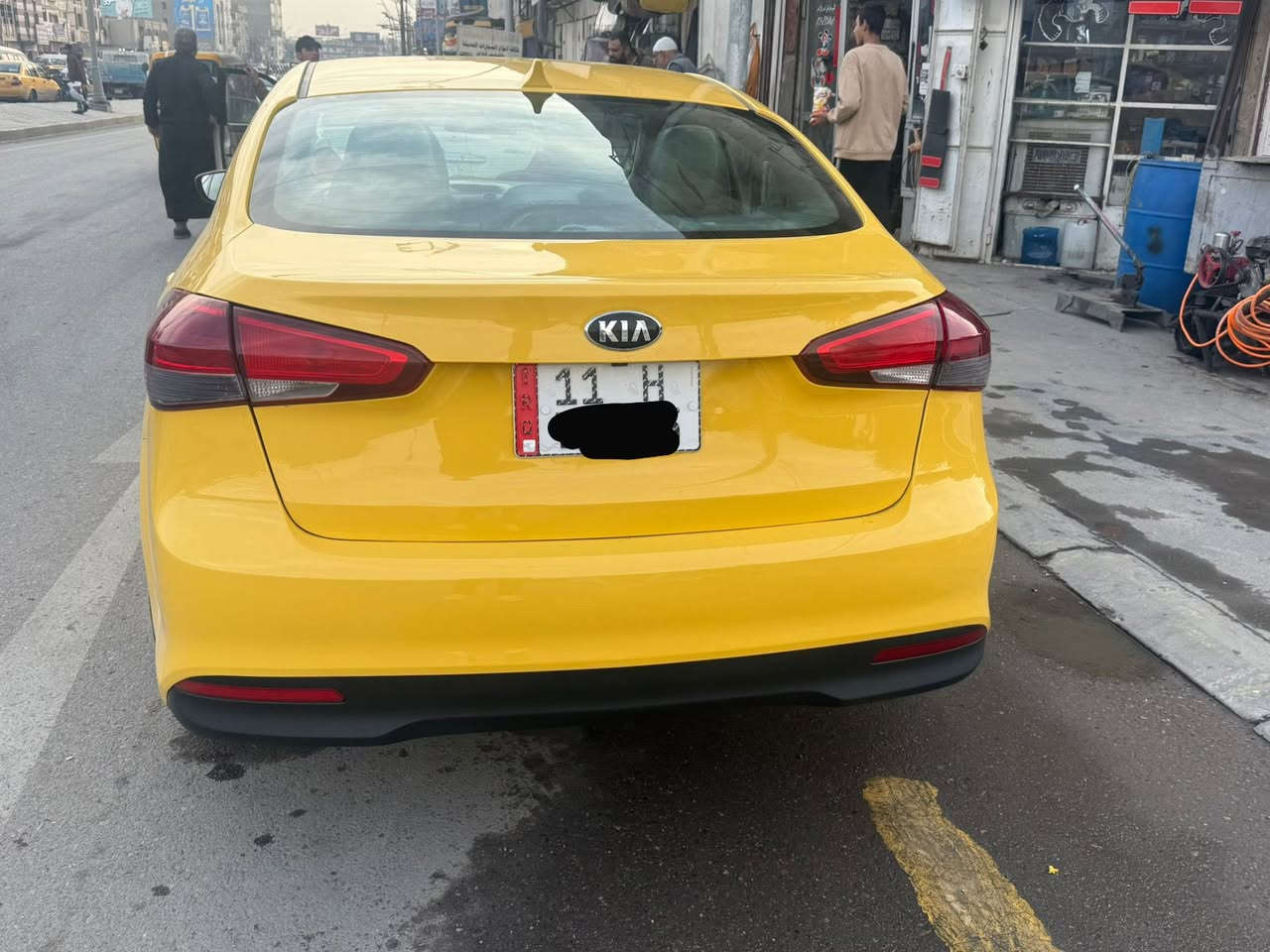 السلام عليكم
فورتي مديل 2017 أمريكي 
حادثها موضح بلصور. بيها طخات بدون دواخل  بدون شاصي بدون لغد. 
السياره جاهزه مجهزه ع اخير حبايه 
مكينه 200دوش لا تنقيص ولا تبخير. 
كيرها ايتي بلادي. 
صدر امامي. خلفي جديد 
تبريد ثلج ⛄️ 
تتفئه 
تخم تاير.  
السياره خير من الله كلشي مناقصها 
شرط وين ميعجبك تفحص افحص 
السياره بسمي رقم جديد 
هزه جديده. سنويه ل30. 
مصفره هيئه غرامات 
مكان السياره بغداد 
115 وبيها شي بسيط حك الجيه 
***********
مكلف بلنشر.
