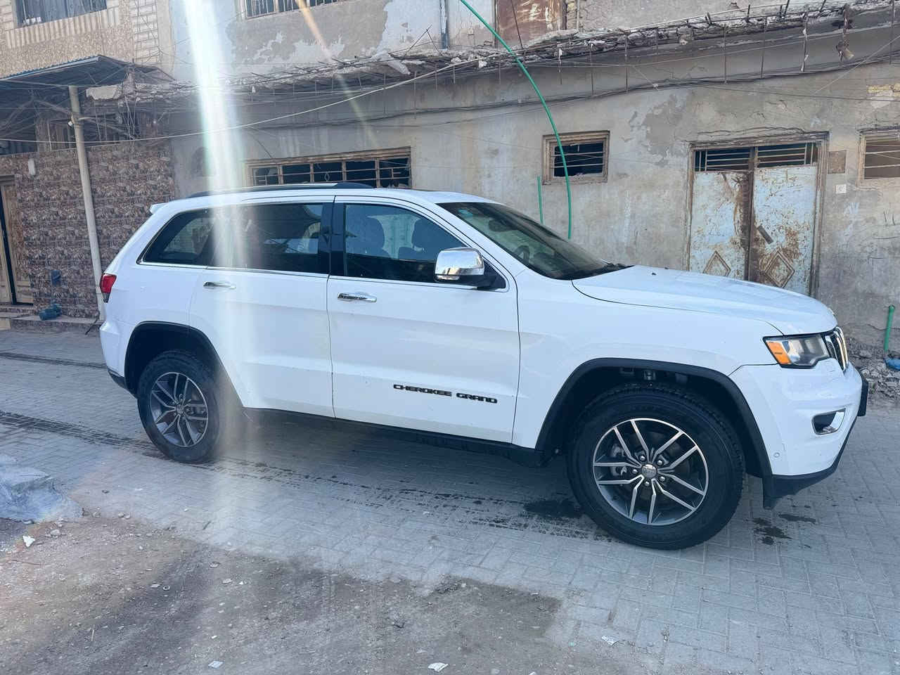 للبيع او مراوس بأوباما او جارجر
 جيب كراند شيروكي لمتد فول للاخير موديل 2017 بغداد لون ابيض تبديل البنيد فقط وبيها بارد وصبغ باب الصدر والوراه بدون دواخل بدون ايرباك السياره جديده وجاهزه للاخير مكينه كير حداديه شرط  السعر 230 وبيها مجال مكان السياره السماوه مركز المدينه


**إذا كنت صاحب هذا الإعلان وتريد حذفه لأي سبب، رجاءا أرسل رسالة إلى الدعم الفني**
