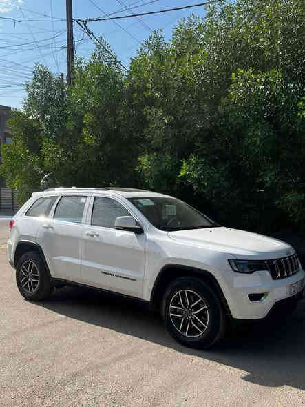 السلام عليكم 🌷🌷
للبيع جيب 2019 ❤️
خليجية وكالة ❤️
بأسمي بغداد الجديد هزة وسنوية كلة جديد🌷 
جاهزة بدووون اي نواقص 
مكينة وكير وصدر وتايرات وبطاريات  كلة جديد 
داخلها جديد لاشك ولا معيوب 
عندي بيها صبغ ربع من البنيد اثر دحجة 
من زمان من اخذناها قبل 4 سنوات تقريبا
غيرها مكفولة من 
فتح وشد وتبديل وايرباك وبارد..
🌷🌷🌷🌷
مواصفات حلوة بيها وموجودة بلصور 
ماشية 130 كم..
م/ ***********
مكاني الكرخ حي التراث
