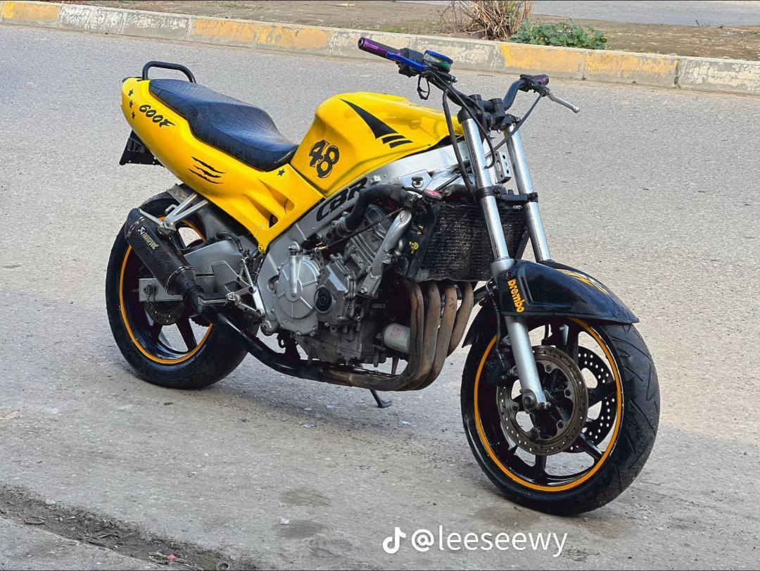 السلام عليكم دراجه بطح للبيع موديل 2004 دراجه نضيفه السعر 1700وبيه مجال قليل الاستفسار عله هاذه الرقم ***********
