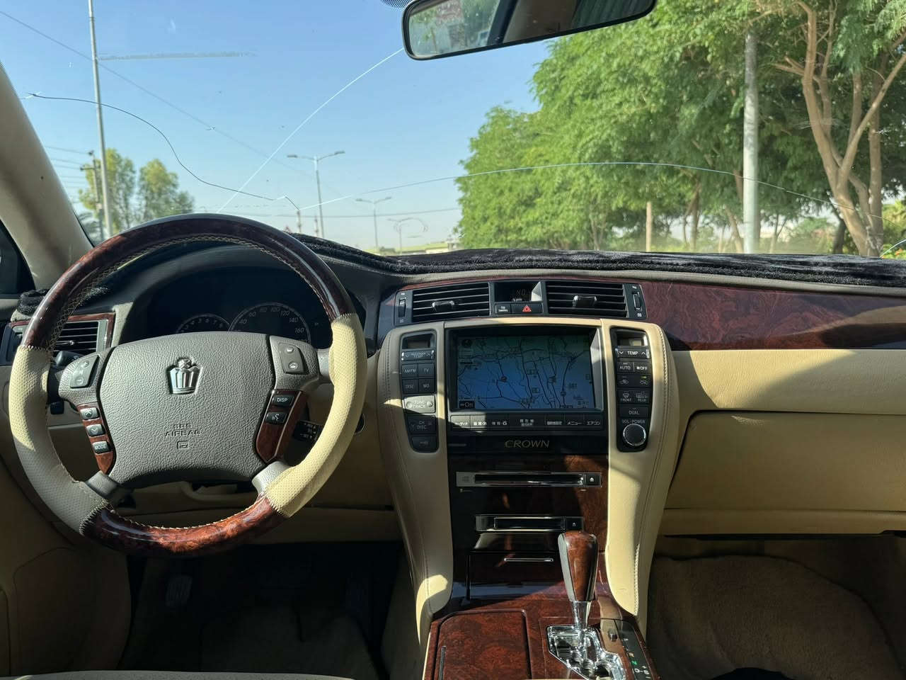شاینە رویال 2007 گەورەبەگەوری182 کامل لەحی سبورتی بوبسراوە ساج مەلکی سی دوگمەو بەردە  نمونە لەجوانی یەک بارجە بویاغ یابانە نرخی63گەلاو مەجال شوین کەلار
لەخوتو سعر مەدە لەکومیت بەخوا تاقت شەرە جمینم نیە 
موشتەری نیت تەلفون مەکە رەحمت لی بیت ژم***********
