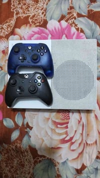 اكس بوكس ون اس • 1تيرا • ذراعين واكسسوارات RGB