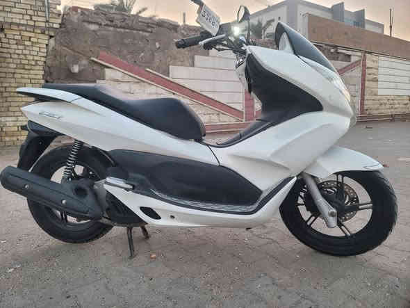 السلام عليكم شباب دراجه جيل الأول موديل ٢٠١٦ الدرجه ماشيه ٤٥ مكفوله كفاله عامه حجم المكينه ١٥٠ الاستفسار على الرقم ***********
