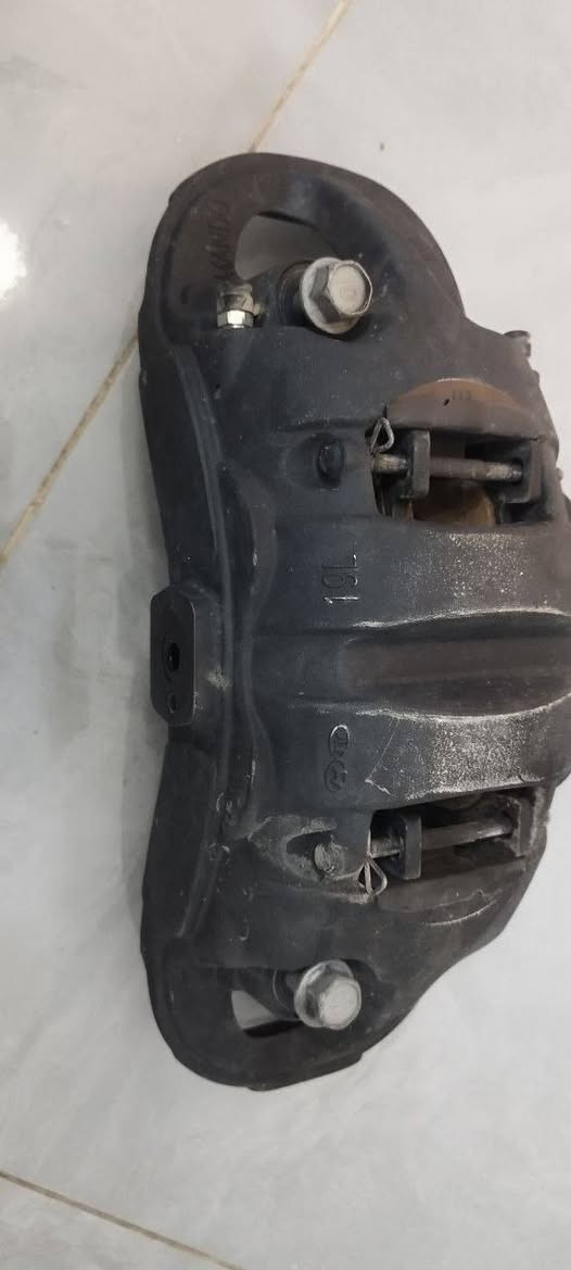 فك بريك (Caliper) كيا رياضي أصلي (4 بستن) من شركة Mando.
القطعة بحالة ممتازة، مناسبة لموديلات كيا (تيلورايد، سورينتو)، جهة اليسار (19L).

​للاستفسار والسعر: ***********

اتصل بينا وتدلل.
