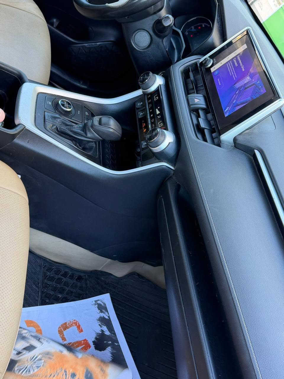 اسلام عليكم
🔱 تويوتا راف فور ( Toyota RAV4 2023)

🔻وارد أمريكي  

🔶 الملاحظات والمواصفات

- السيارة فئة LE دبل (AWD) حلوة ونظيفة 

- ⁠السيارة جاهزة 

- شاشة ابل كار بلي ، اندرويد اوتو 

- رادار 

- تحديد مسار 

- اوتو هولد

- هاند بريك بصمة 

- 6 أنظمة قيادة 

- تحكمات ستيرن

- مانع انزلاق

- مثبت سرعة 

- منظومة زنون اصلية

 

🔘 رقم بغداد أنكليزي بأسمي تحويل مباشر 

🛞 ماشية 46 ميل 

💢 وارد امريكي حادث امريكا ( بنيد، فقط صور الحادث بل منشور )

 

📍مكان السيارة :الانبار عامرية الفلوجة

☎️ رقم الهاتف /***********/ ***********

‏‎🔴السعر / 185 وبيها مجال

