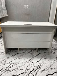 ميز مكتبي للبيع 120سم السعر 90 الف للاستفسار  07712907047