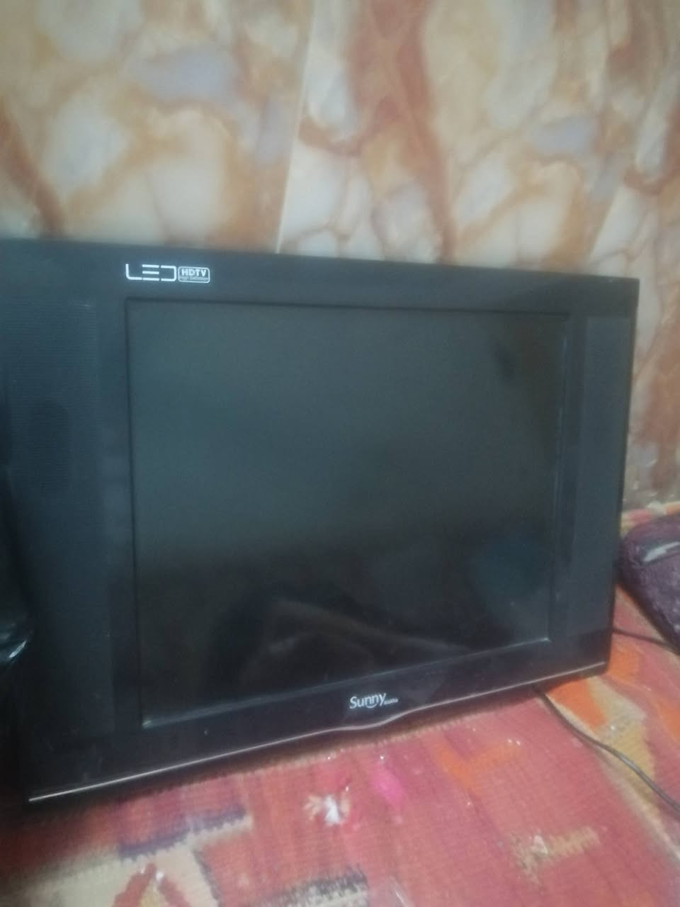 لسلام عليكم ورحمة الله وبركاته شلشا للبيع
الشاشه الأولى حجم ٢٦ نظيفهماما مصلحه 
الشاشه الثانيه حجم ٢٤ بيه لمضه بالشاشة
لاتصال وتساب على
رقم***********
