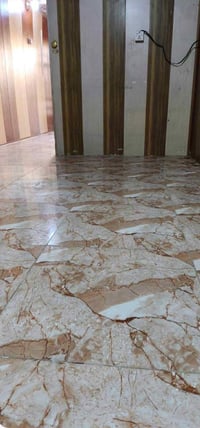 بيت ١٠٠ للأيجار كامل من كل شي غرفه ومطبخ وكلدور وصحيات داخليه وخارجيه ...