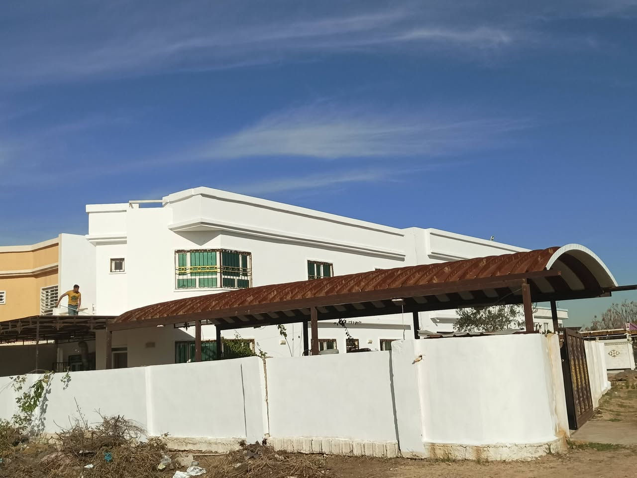 اسطه صبغ *********** داخل اربيل  سقف ثانوي مغربي شغل درجه اوله مع عازل رطوبه
