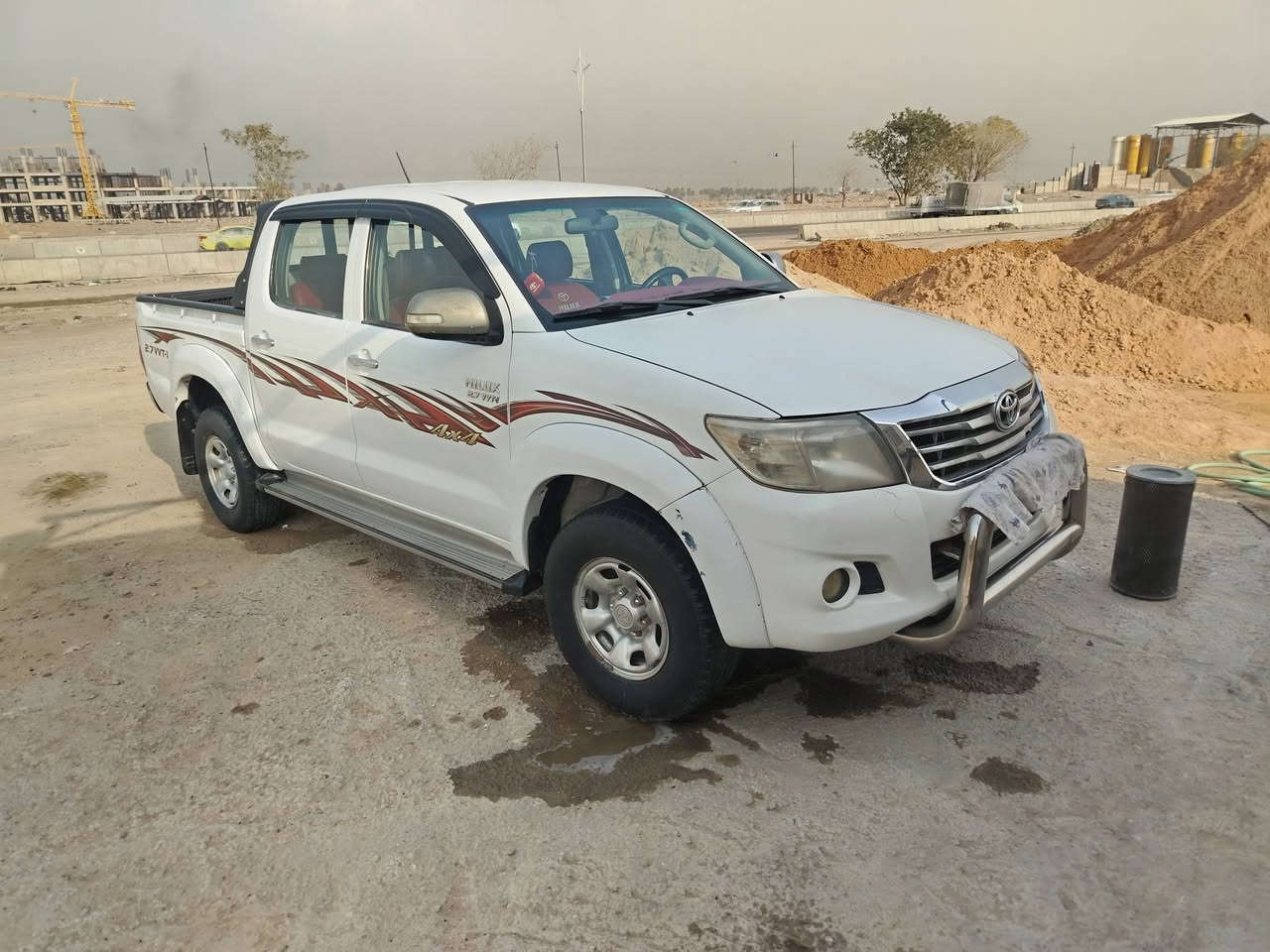 البيع تويوتا هايلوكس 14 مكفول كفاله عامة مكاني بغداد ***********
