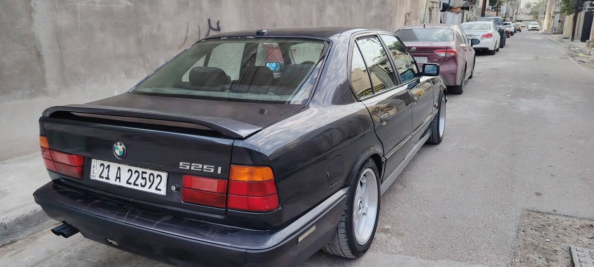 السلام عليكم بي ام 525 مسكر موديل ٩١ السنويه لغايه ٢٧ وارد يابان كير مكينه صدر خير من الله تخم تاير ويل كب نجمه تبريد شغال مكاني بغداد السعر ٦٥ او بيها مجال بسيط للاستفسار *********** بغداد, العراق
