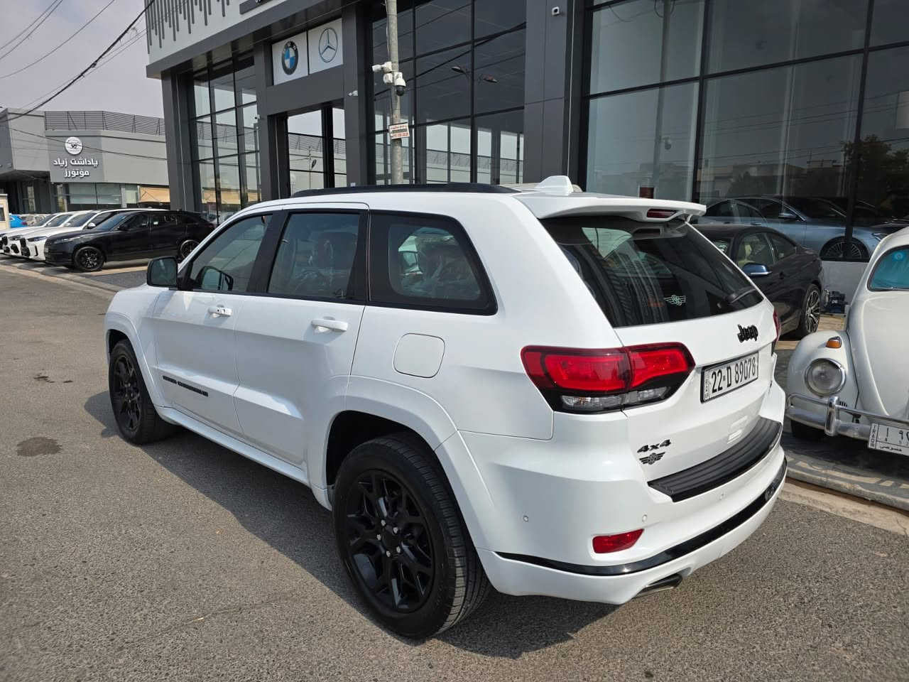 جيب  2022 S (خليجي)
وكالة خليجية ام الرادار
وكاله هارلم داخل احمر بلادي نقشة مغربية

السيارة ماشية 62 الف كيلو متر
المواصفات 
رادار امامي
نقطة عمياء 
دفع رباعي 4x4 
المقاعد الأمامية كهربائية 
ذاكرة لحفظ وضعيات الجلوس 
المقاعد الأمامية مع تدفئة 
المقاعد الخلفية مع تدفئة 
ويل قياس 20 انج 
مقود السائق كهربائي 
تدفئة ستيرن 
سقف بانوراما 
شاشه كبيرة 8.4 انج 
نظام الملاحة (GPS) 
نظام خاص للطرق الوعرة 
مصابيح امامية زنون 
المصابيح الأمامية مع LED لايت 
كشافات ضباب بروجكتر زنون 
تشغيل عن بعد 
صندوق كهربائي 
حساسات أمامية 
حساسات خلفية 
كاميرا خلفية 
بخاخ ماء لتنظيف المصابيح الامامية 
مرايا بخاصية التعتيم الذاتي 
مرايا جانبية قابلة للطي 
بلوتوث تلفون 
محدد سرعة 
نظام تشغيل واطفاء اوتماتيكي للمحرك للتوفير من صرف الوقود . ( Auto Start System ) 
نظام بريك اوتماتيكي ( Auto Break System )

رقم اربيل باسمي شرط التحويل

كفاله عامه السياره من الصبغ والتبديل ***********
***********
مكان السياره الانبار فلوجه
السعر 41 وبيها مجال بسيط علما السياره مغلفه BBF ضمان 15سنه
