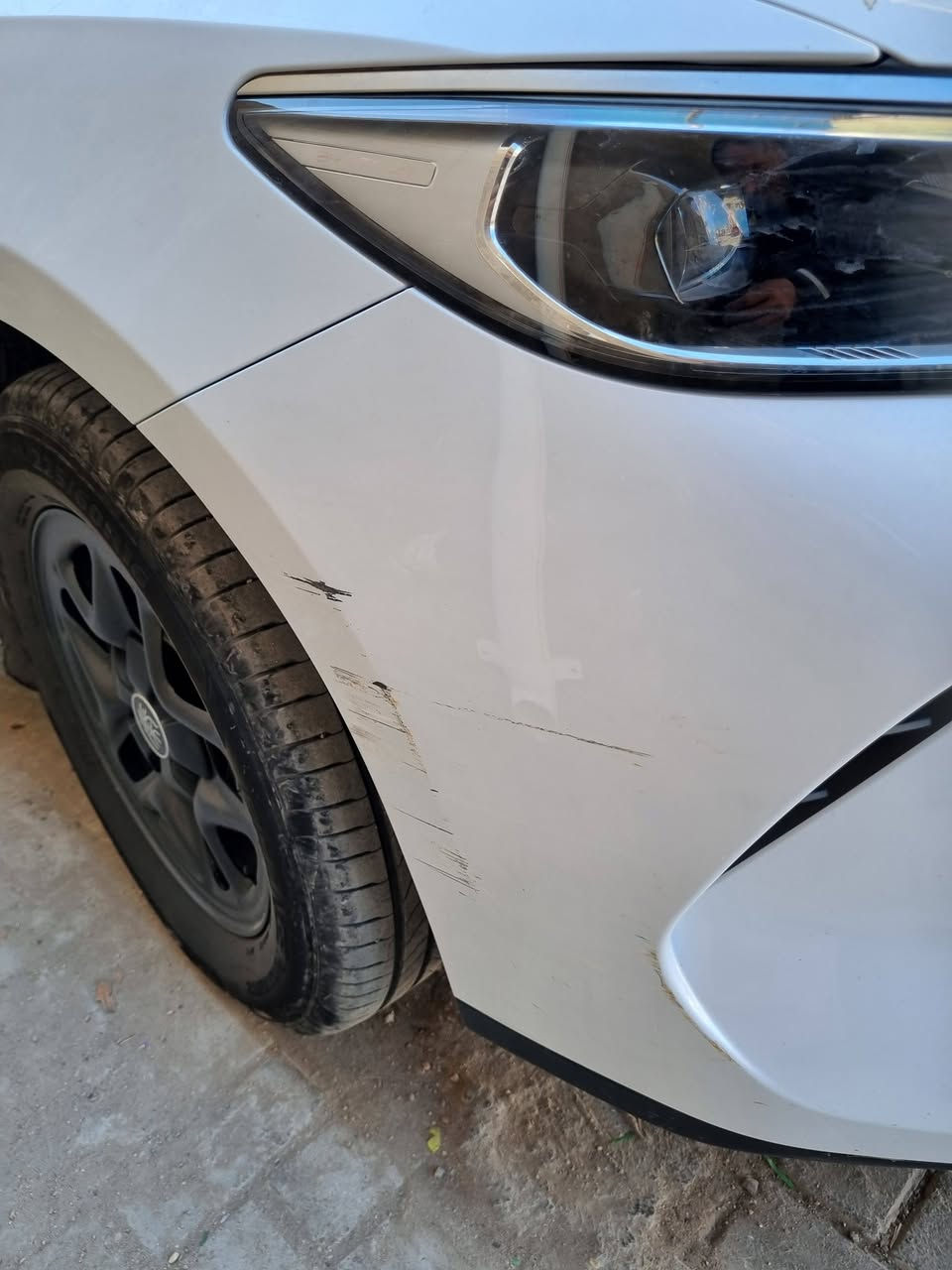 السلام عليكم من رخصه الاخ الادمن محترم
بي واي دي 25 كماموضح  بالصور ايشكد ماشيه بها شخوط بالدعاميه  امامكم بالصور  سعرها 17 و700 مليون الرقم العنوان بغداد ***********
 ***********
