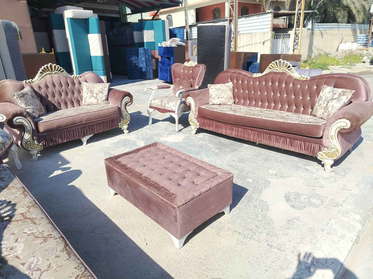 تخم تركي اسفنجه جديد قماشه جديد اب 475 العنوان المفرق الطرق والجسور مقابيل العزات بن تجه رايح عليه المفرق ***********
