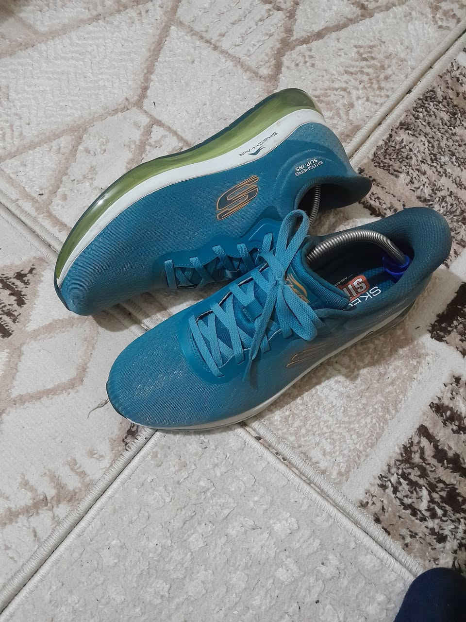 سكجرز اورجينال اصلي
مستخدم مرتين فقط 
نظافة 100% 
قياس 44 طول القدم 28/5
للاستفسار واتساب ماسنجر 
***********
