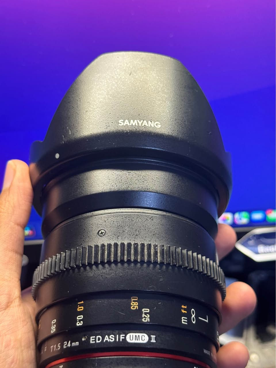عدسة ساميانك samyang 24mm T1.5 nikon
منول فوكس تحكم كامل يدوي فتحة T1.5 
وايضاً تكدر تشدها على كاميرات سوني e-muont
يجي وياها ادبتر  ملحقات هود وقبق 
السعر 300الف مكان بغداد متوفر توصيل بغداد, العراق


**إذا كنت صاحب هذا الإعلان وتريد حذفه لأي سبب، رجاءا أرسل رسالة إلى الدعم الفني**