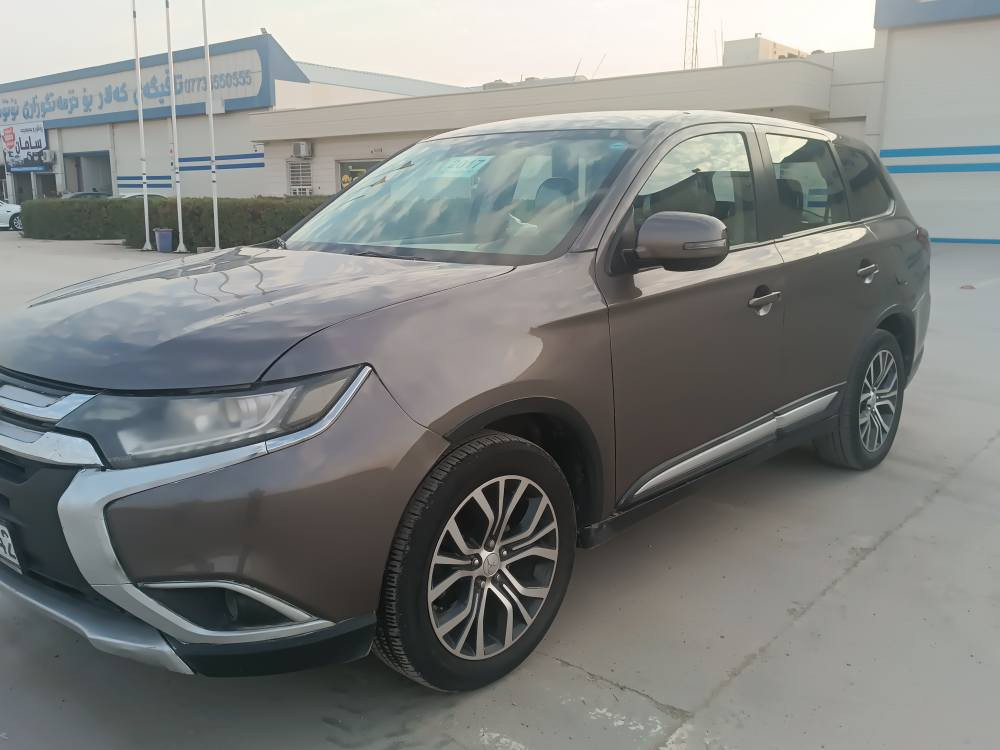 مستەر بۆشی ئاوتلاندەر  2017 ئەمریکی
سعر 115$
دەبڵ ئەکسل
ڕادار
جام کارەبا
شاشە 
ئاوێنە کارەبا
لایت لید
بصمه
سيستم Eco
7نه فه ري
 90مایل ڕۆشتووە 
سه نه وي تا 2030تازه يه
سەیارەکە زۆر پاک و جوانە   سپێری شەریکەی دانەگێراوە ماشااللە سەیارەکە نمونەیە لە جوانی
JA4AZ3A32HZ050873
 سۆنەرەکەیم دانەوە   سەیارەکە
 لە كه لا ره
ژ. ماري ته لفون *********** كالار, السليمانية
