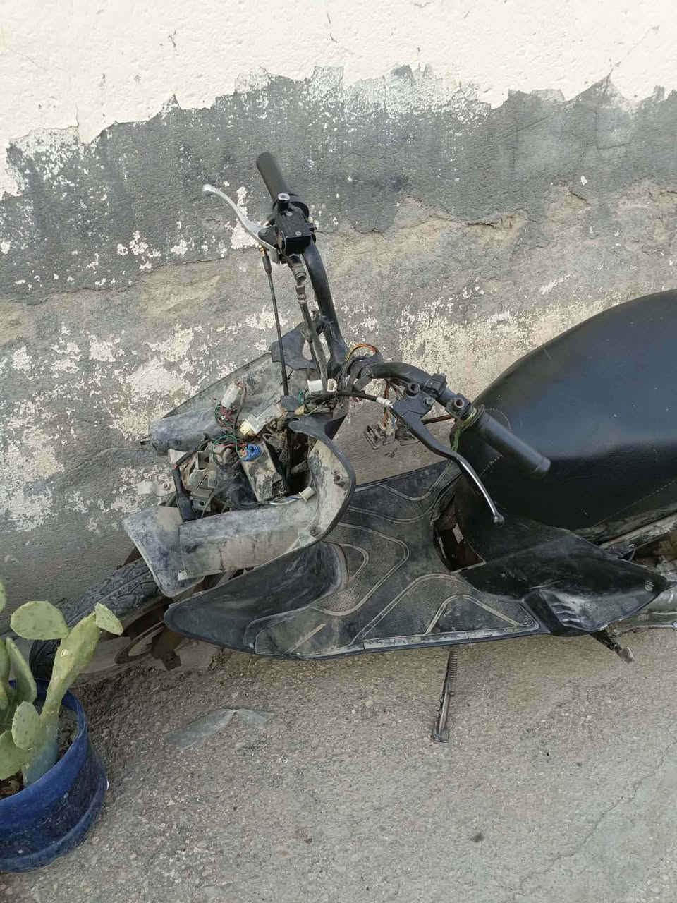 سبيسي ماليزي كوم حديد للبيع ماعرف شبيها متروكة


**إذا كنت صاحب هذا الإعلان وتريد حذفه لأي سبب، رجاءا أرسل رسالة إلى الدعم الفني**