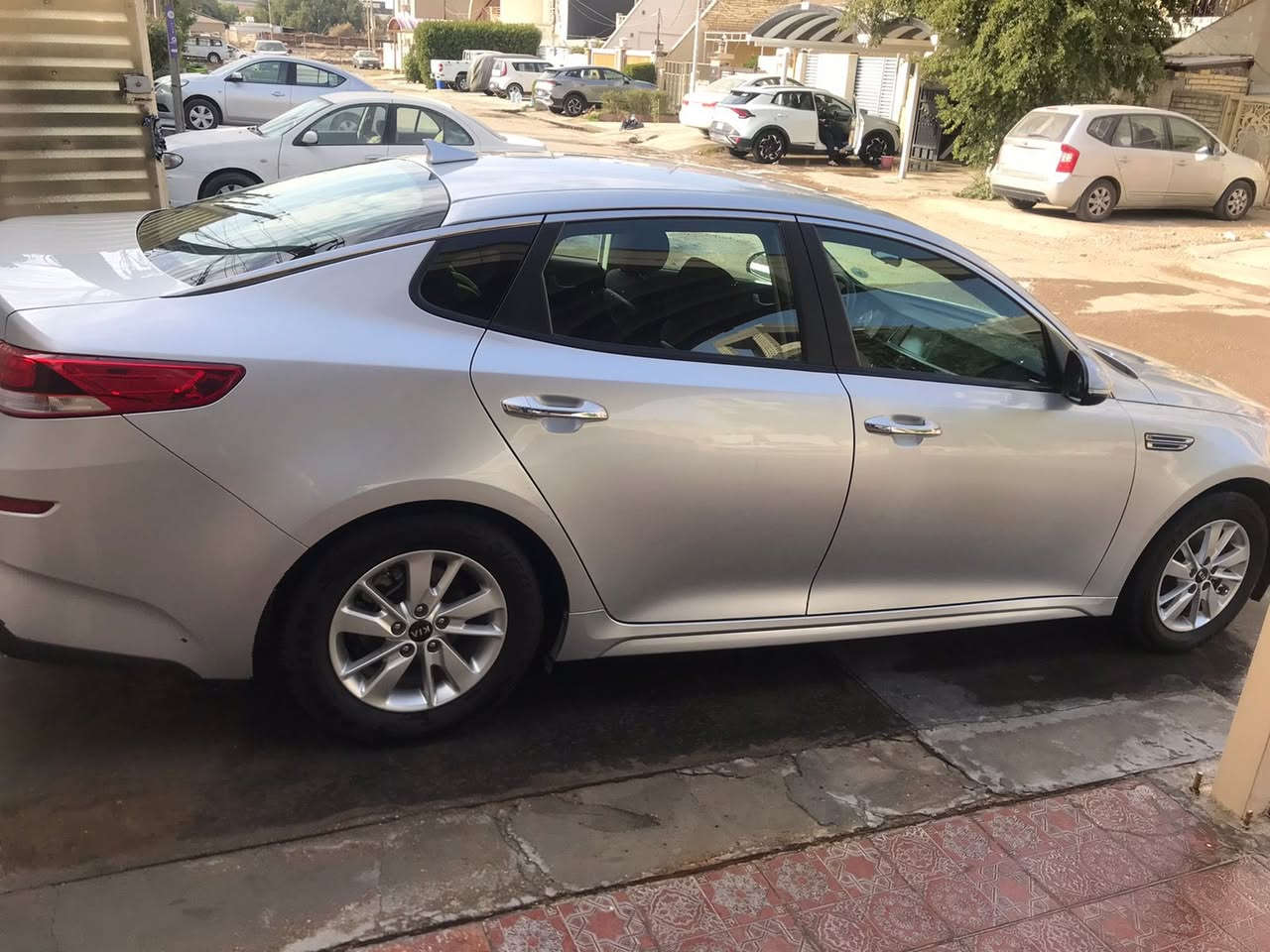 السلام عليكم
كيا اوبتما 2019  Fe وارد امريكي  لون سلفر
الحادث بنيد فقط  قطعة وحدة صبغ 
رقم بغداد  صور الحادث بالمنشور
 محرك 240‪0GDI 
رادار امامي (مانع تصادم) 
رادار خلفي
رادار جانبي
تحديد مسار 
قياده ذاتيه 
فول تحكم ستيرن 
شاشه لمس كبيرة / كامره / حساس خلفي
لد نهاري
ثلاث وضعيات قياده سبورت  ايكو  كومفورت
بلوتوث منفذ  اوكس Usp حاكيه تلفون  
السيارة بيها حالوب بالقمارة قليل 
مكان السياره بغداد / المنصور 
السعر // 145 $ وبيها مجال
للاستفسار ***********
