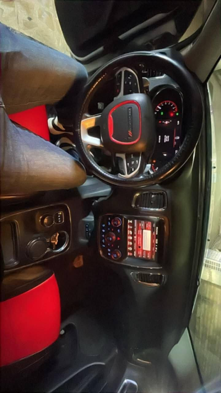 سلام عليكم
 دوج دورنكو موديل 2016 محدثه 23 لمتد
فول
صور حادث أمريكا مرفقه 
مصبوغه حزام 
سعر 180 وبيها مجال 
عنوان . بغداد افاق عربيه 
للاستفسار ع رقم 
***********
