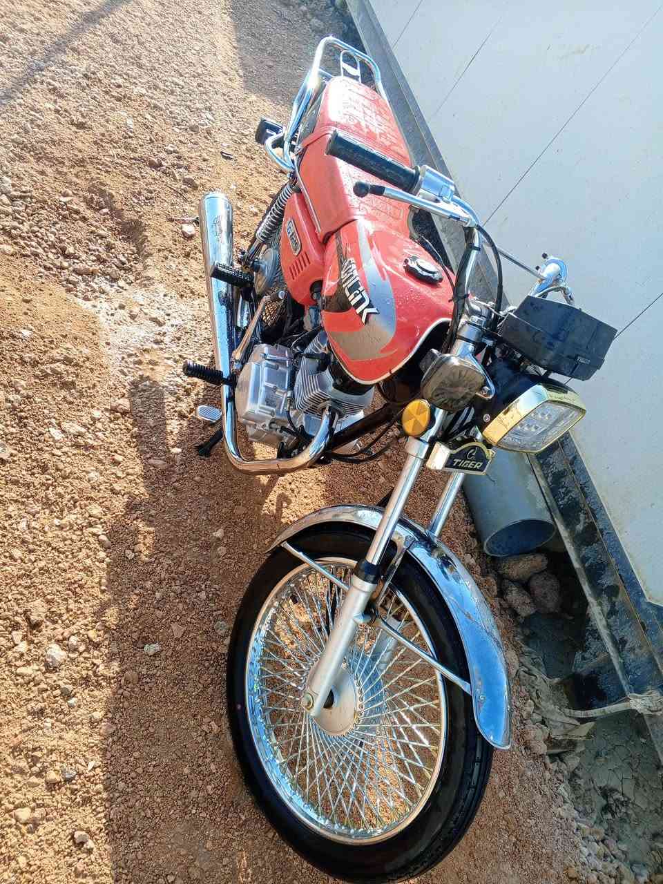 تايكر 2023 طالعه ب 24  وكيل ماخذه مامفتوح بيها برغي واحد  على يدي محد صاعده  سعر 650 وبيها مجال بصيط 
هاذه رقم ونتصل وبيك خير وتدلل  ***********
