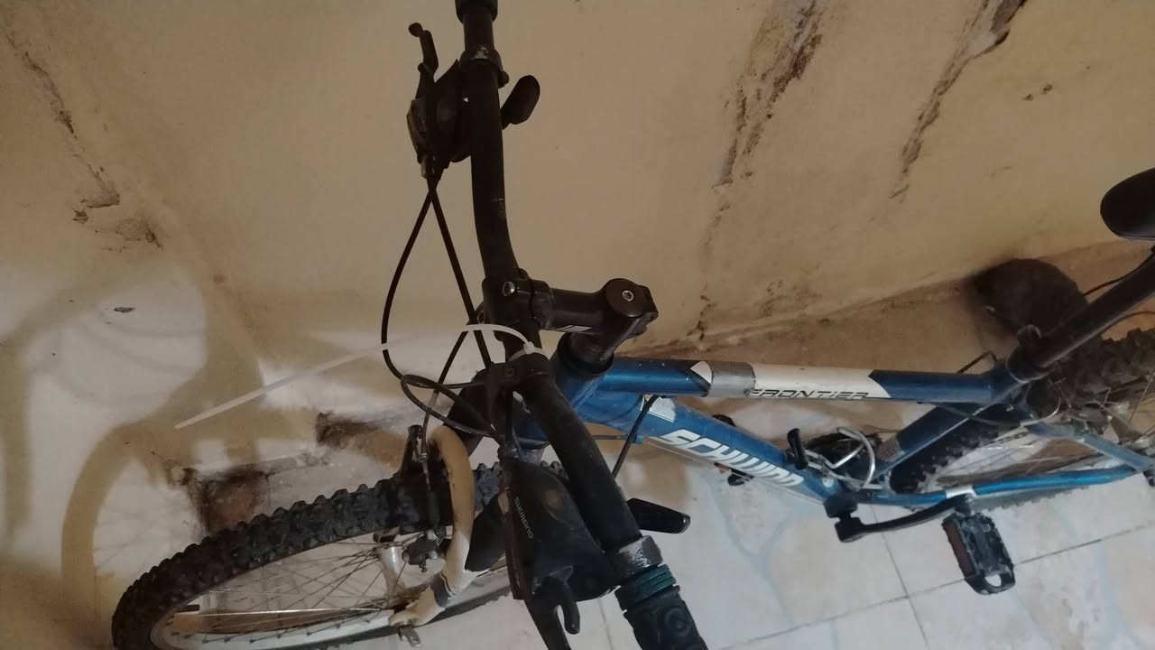 بسكليت للبيع بحاله وكاله غيارات شغاله 100% بالصلاه على النبي الرقم مع الاستفسار 0787332244


**إذا كنت صاحب هذا الإعلان وتريد حذفه لأي سبب، رجاءا أرسل رسالة إلى الدعم الفني**