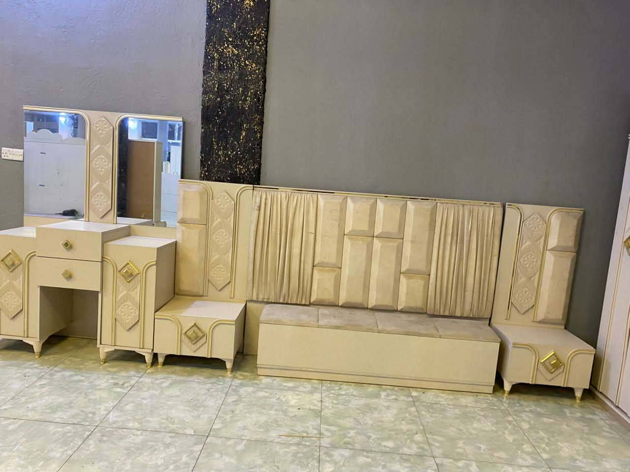 غرفه نوم تركي ١٠  قطعه نظام الأبواب كنتور مع ملحق ٣ متر ونص ٨ أبواب جديد مامستخدمه بسعر مناسب
٧٥٠ الف التصال خاص 
متوفره بالمعرض الذهبي للأثاث


**إذا كنت صاحب هذا الإعلان وتريد حذفه لأي سبب، رجاءا أرسل رسالة إلى الدعم الفني**