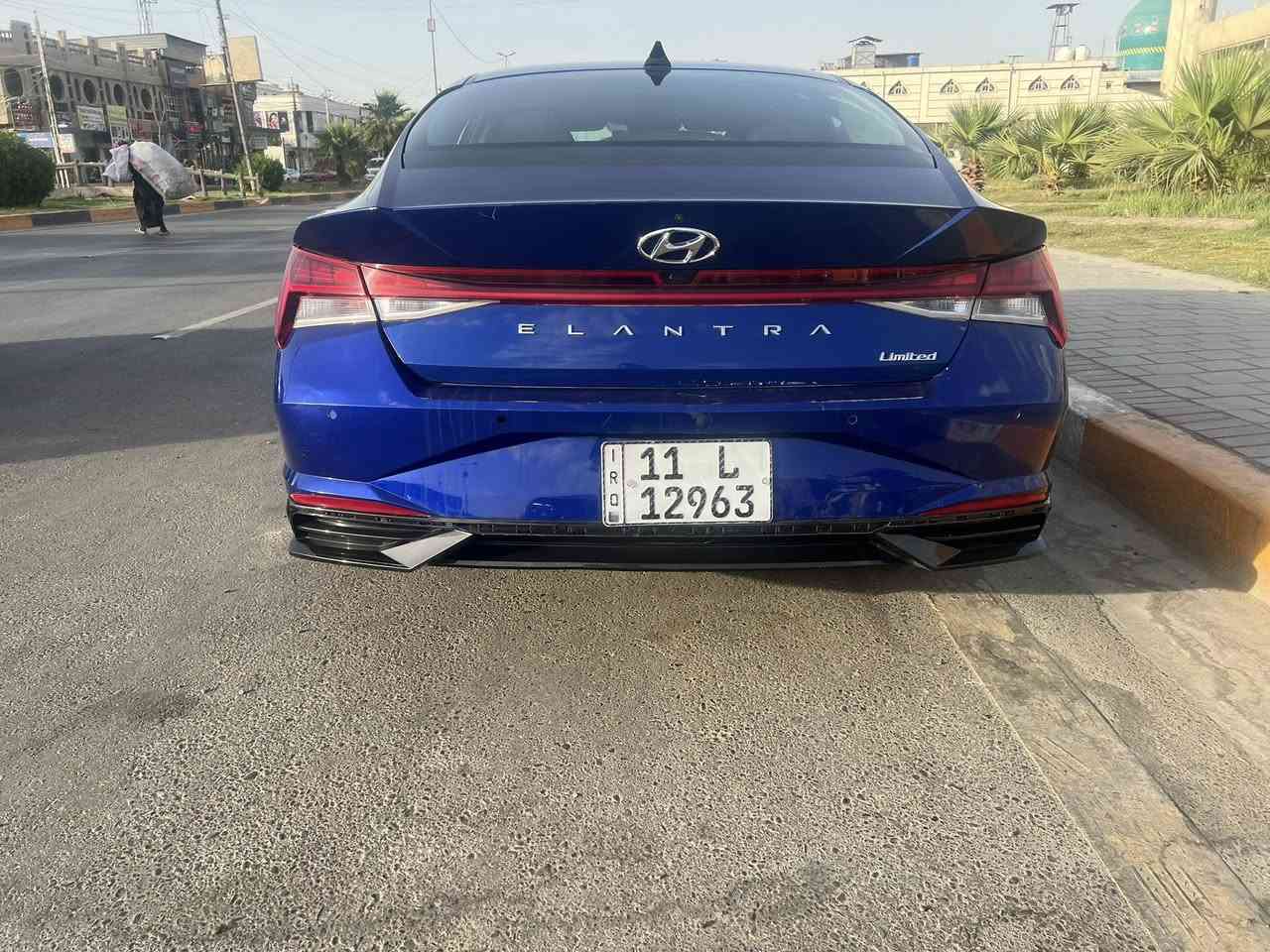 النترا 2022 لمتد فول 
وارد امريكي ماشيه 143 الف كيلو السعر 135 $ بيه مجال جدا بسيط عليه غرامه 7 اوراق مو من ظمن  السعر 
كير cvt تفويله تمشي 650 كيلو مرات اكثر 
رادار امامي رادار نقطه عمياء 
حساس دعاميه 
تدفئه كشن سايق و الصدر 
كشن سايق كهرباء 
مابيه صبغ او تبديل او يرباك 
مكان الشعب 
***********
